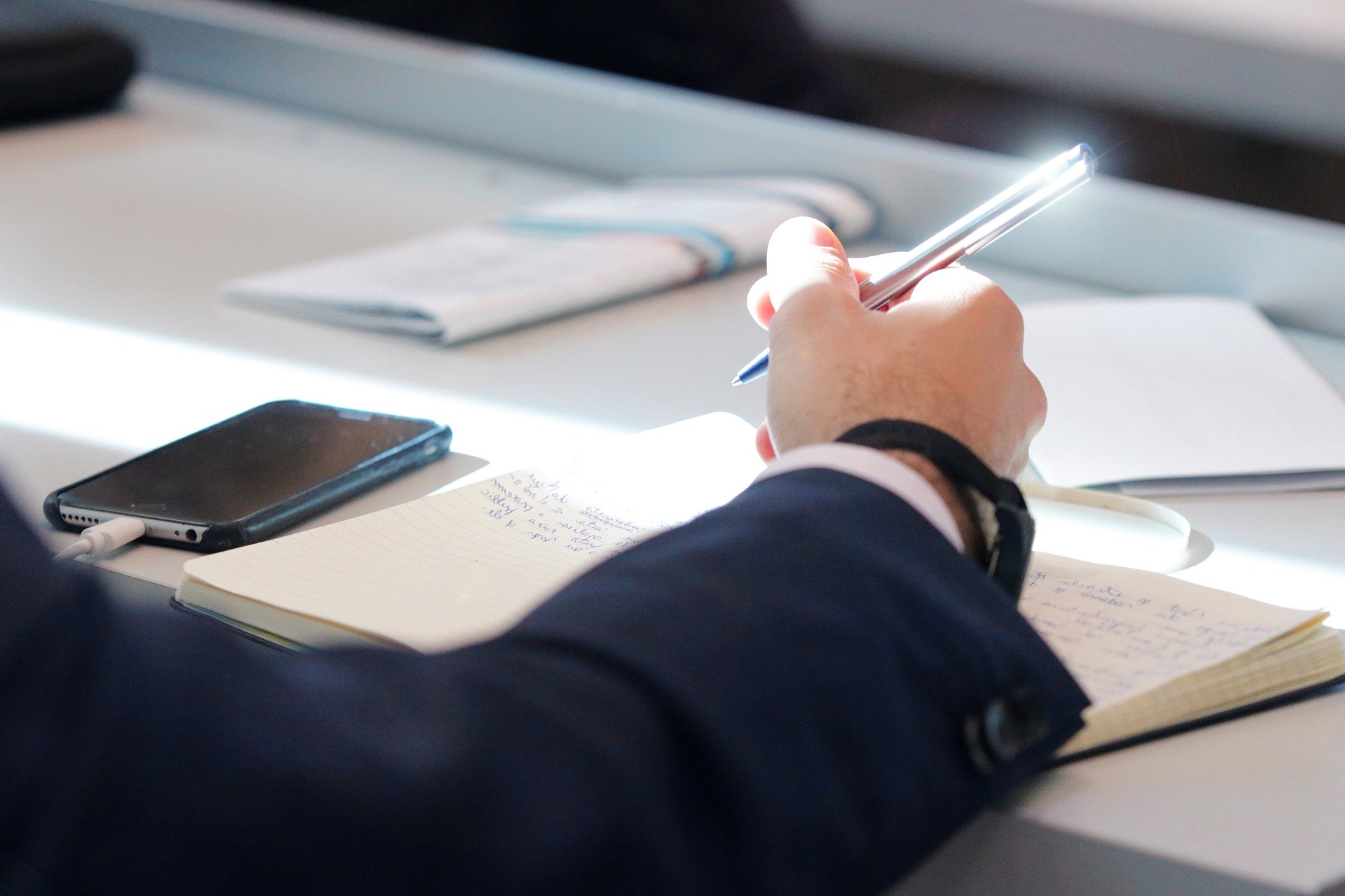 Businessman writing notes / SSSTS